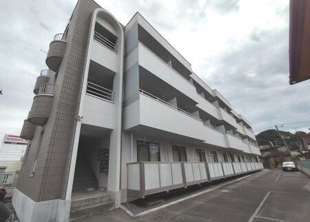 ホワイトマンションI外観写真