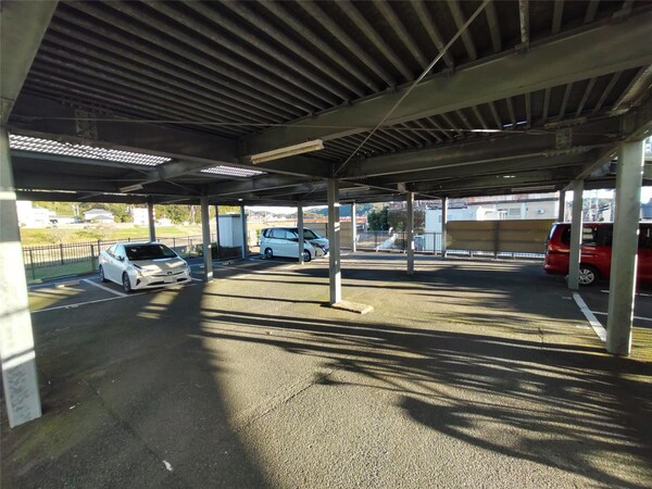 駐車場・駐輪場