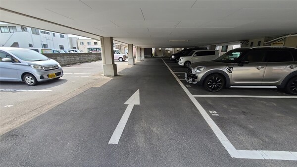 駐車場・駐輪場