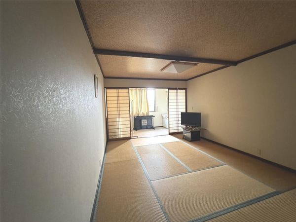 居室(205)