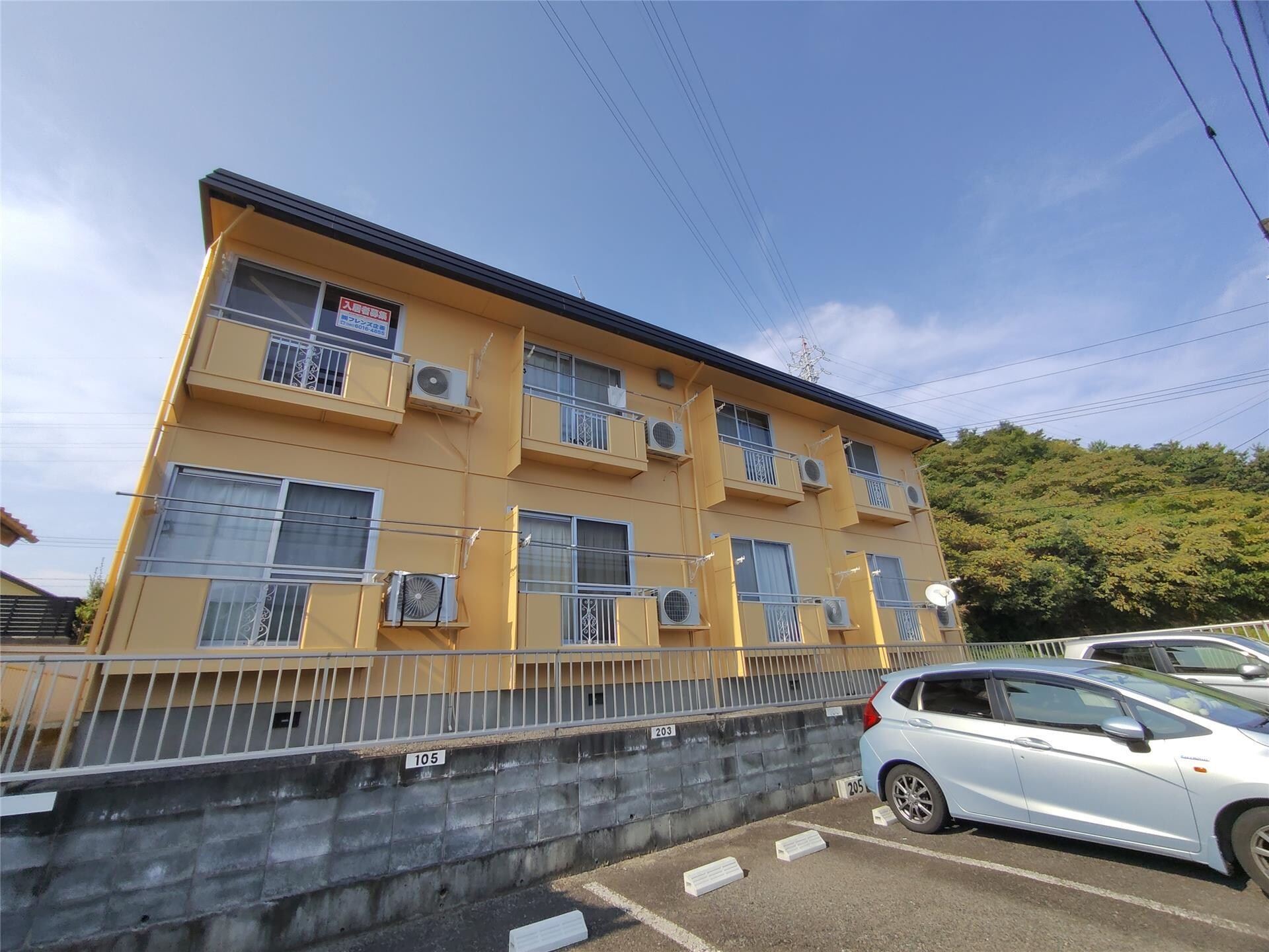 ロイヤルヒルズ3の物件外観写真