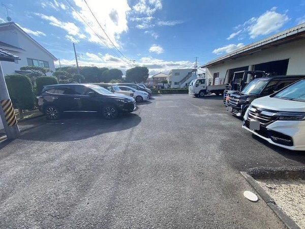 駐車場・駐輪場