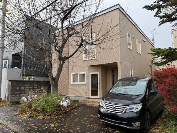 アガサ八軒の物件外観写真