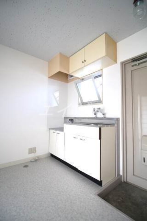 キッチン(※同間取りの別のお部屋の写真です)