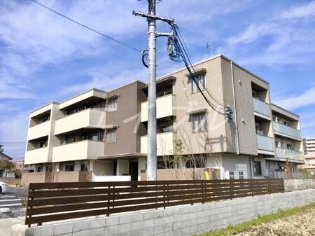 シャーメゾンステージ大島外観写真