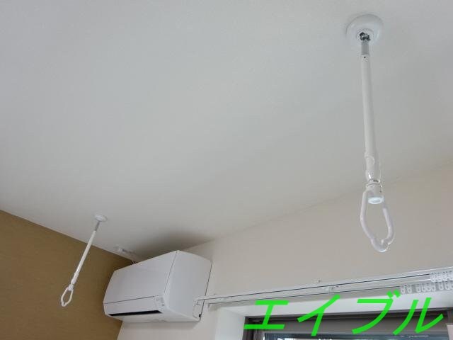 物件内観写真23　(室内物干（イメージ）)