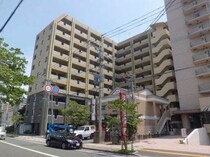 E.POPULARの外観写真