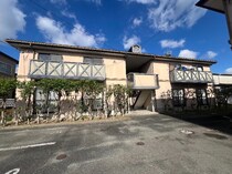 ルミエールA棟の外観写真