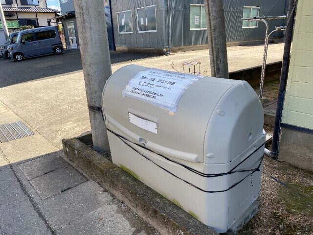 物件外観写真5　(ゴミ捨て場)