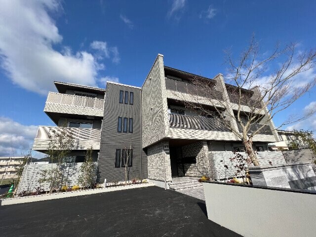 物件外観写真1　(建築中)