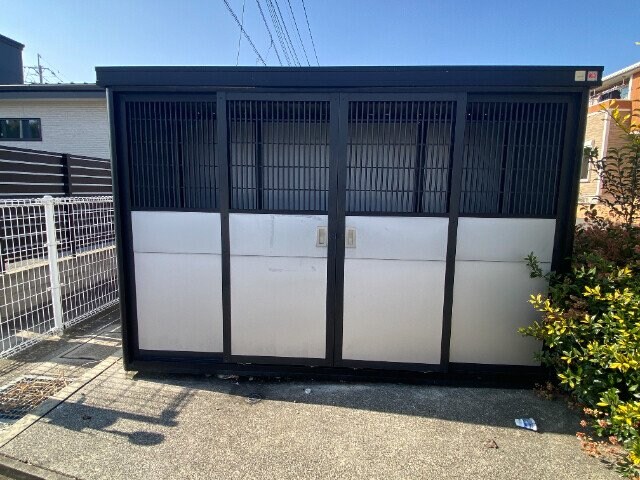 物件外観写真6　(ゴミ捨て場)