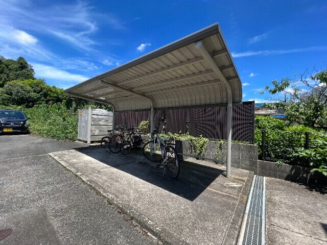 物件外観写真5　(駐輪場)