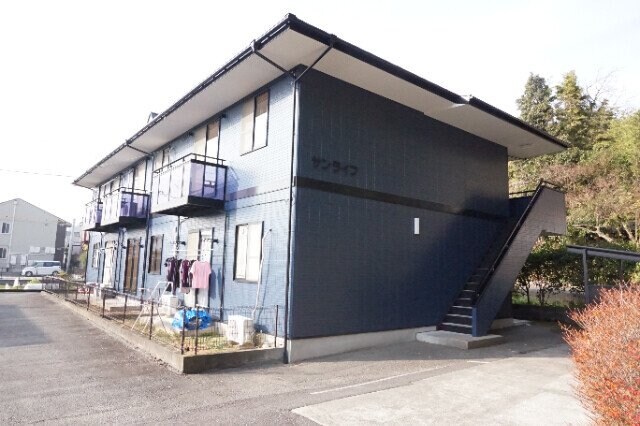 サンライフ山中の建物外観