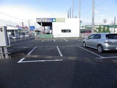 物件外観写真3　(駐車場)