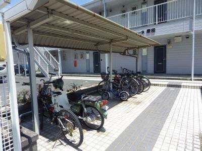 物件外観写真3　(駐輪場)