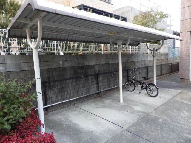 物件外観写真3　(駐輪場)