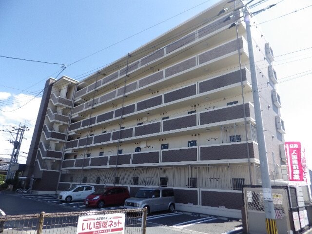 エルモソ ピソの物件外観写真