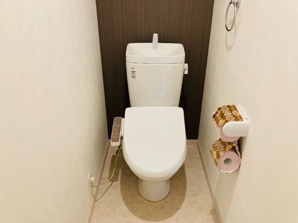 トイレ(※別号室参考写真)