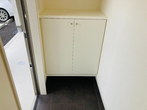 玄関(※別号室参考写真)