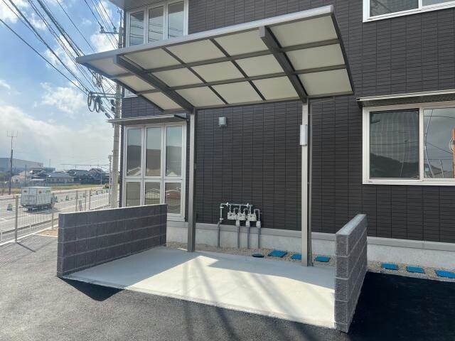 物件外観写真4　(駐輪場)