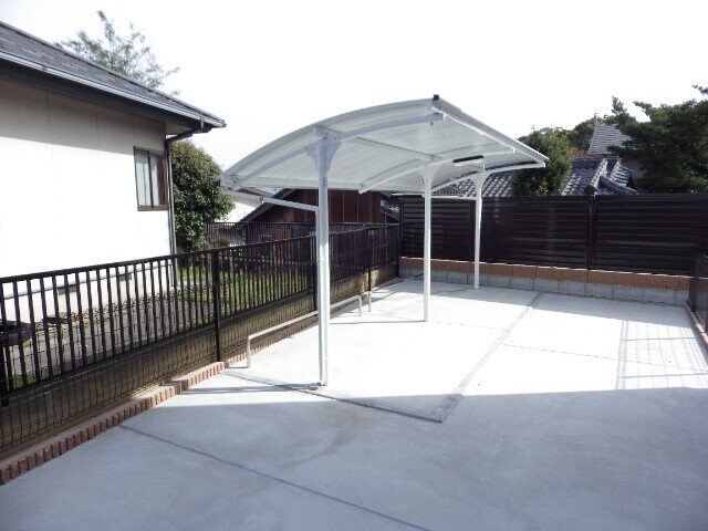 物件外観写真5　(駐輪場)