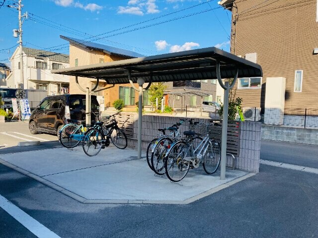 物件外観写真5　(駐輪場)