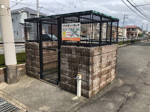 物件外観写真6　(ゴミ置き場)