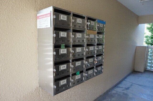 物件外観写真5　(集合ポスト)