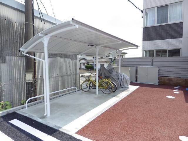物件外観写真6　(駐輪場)