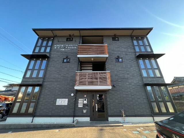 ローアレーガー鳥栖の物件外観写真