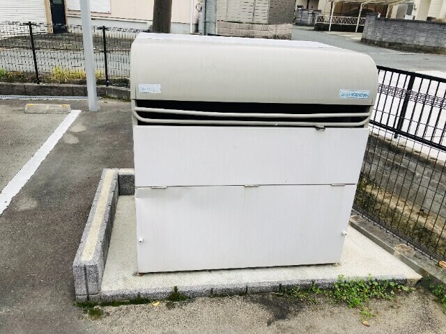 物件外観写真6　(ゴミ置き場)