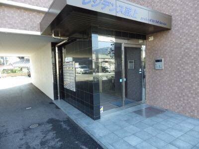 物件外観写真4　(エントランス部分)