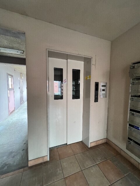 物件外観写真3　(エレベーター)