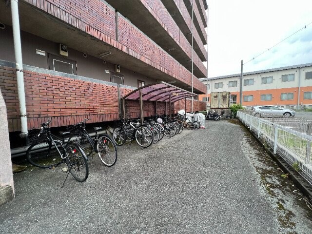 物件外観写真5　(駐輪場)