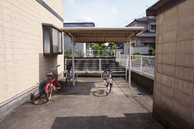 物件外観写真3　(駐輪場)