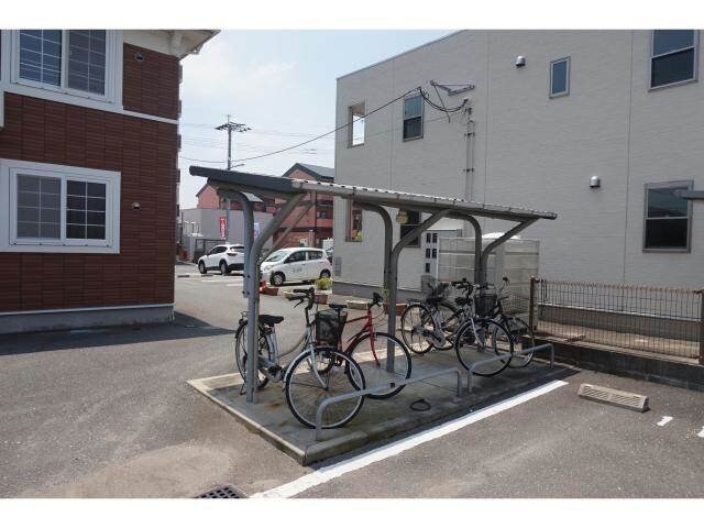 物件外観写真5　(駐輪場)