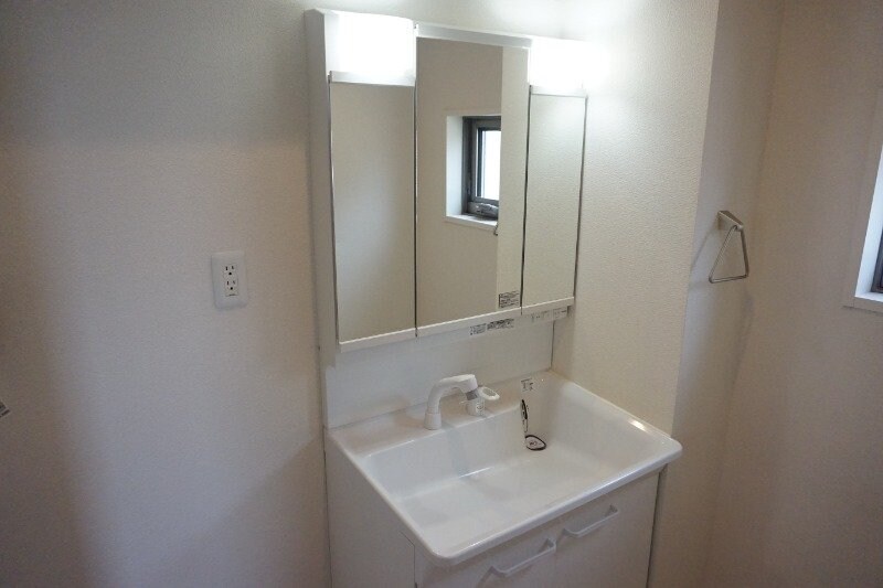 物件内観写真15　(※別号室の写真になります。)