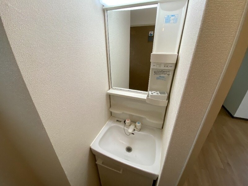 物件内観写真9　(※別号室参考写真)