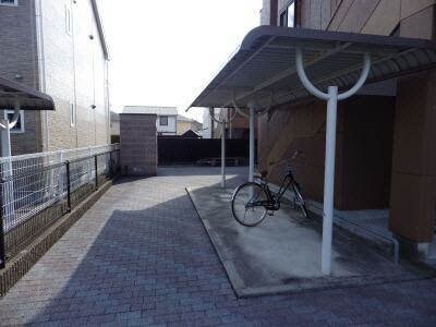物件外観写真5　(駐輪場)