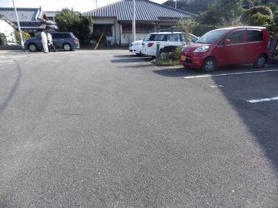 物件外観写真4　(駐車場)