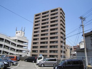 サーパス思案橋通り外観写真