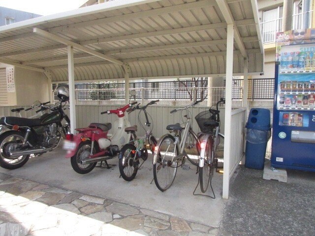 物件外観写真5　(駐輪場)