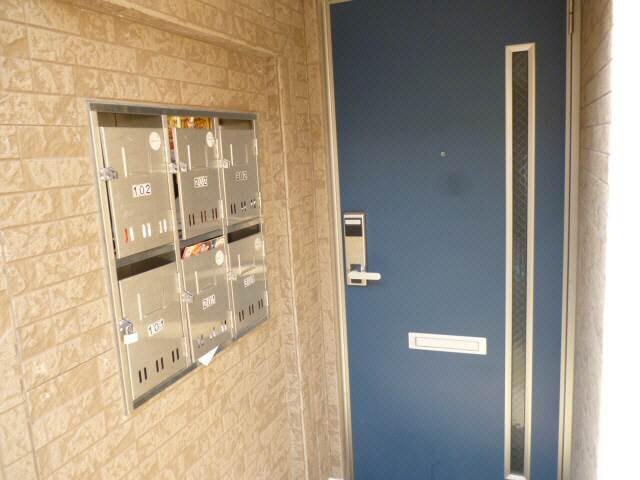 物件外観写真4　(エントランス部分)