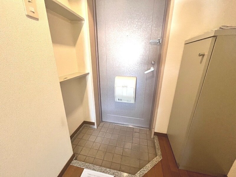 物件内観写真16　(※別号室写真)