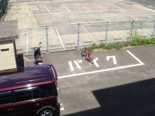 物件外観写真3　(駐輪場)