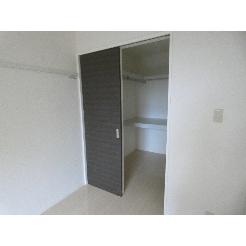 物件内観写真6　(※別号室の写真になります。)