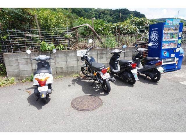 物件外観写真3　(駐輪場)