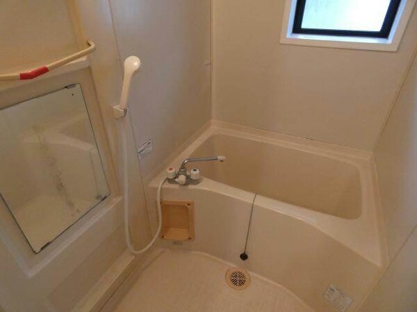 バス／シャワールーム等(※別号室写真)