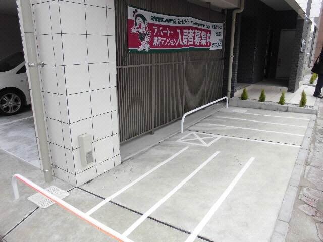 物件外観写真3　(駐輪場)