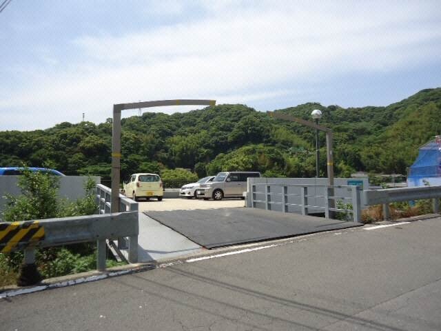 物件外観写真4　(駐車場)